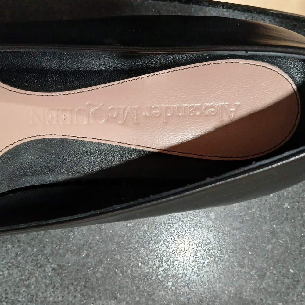 Alexander McQueen Black Flats with Silver Spikes - Picture 5 of 6